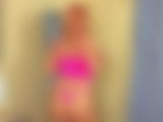 Live cam show with Sinti-Phillips - New Petite on camtv