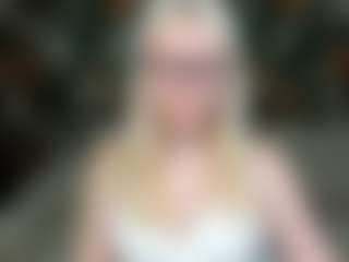 Live cam show with Velvettt-lun - New White on SmokeAndPoke | united states