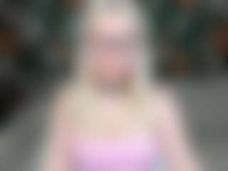 Live cam show with Velvettt-lun - Skinny on https://playwithruby.com