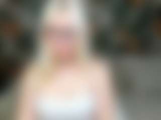Spettacolo in cam dal vivo con Velvettt-lun - Joi su Camsoda