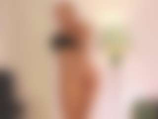 Live cam show with YvonnaOne - HD on Streamer API