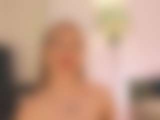 YvonnaOne's Live Sex Cam Show
