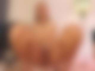 YvonnaOne's Live Sex Cam Show
