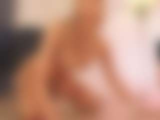 YvonnaOne's Live Sex Cam Show