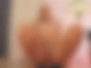 YvonnaOne's Live Sex Cam Show