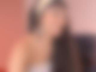 Live cam show with Hanna-Clark - Skinny on Camsoda.co