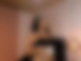 Live cam show with Hanna-Clark - Skinny on Camsoda