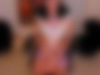 Live cam show with CharlotteRicci - Small on Dolls Live