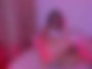 Live-Cam-Show mit Violettroose - Spankass auf Camsoda