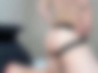 curlyytwnk's Live Sex Cam Show