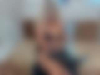 Live cam show with ebonyshay - New Blowjob on Camsoda