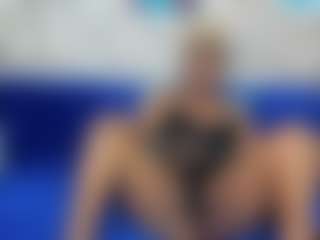 Live cam show with ebonyshay - Black MILF on CamClone