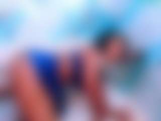 Live cam show with ebonysplitfire - Fingering on eurowanks.com