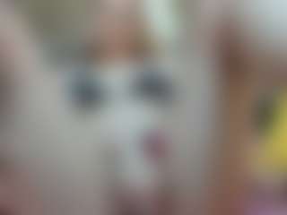 Live cam show with sisilvia465 - Bedroom on Mixed Magazine Live