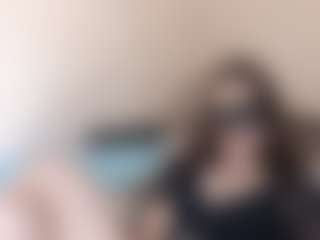 Live cam show with LeanoraPontillo - Flashing on intimatelivegirls.com