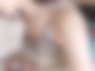 Live cam show with LeanoraPontillo - Petite on Big Tits