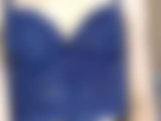 Live cam show with LeanoraPontillo - Brown Hair Petite on Camsoda