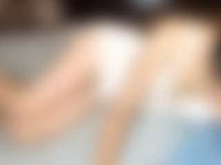 Live cam show with LeanoraPontillo - Athletic Blowjob on livesuperchat.net