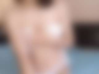Live cam show with LeanoraPontillo - Petite on Camsoda