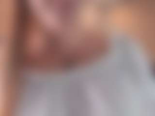 Live cam show with MardellElgart - Blonde Hair on CamwithHer