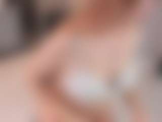 Spettacolo in cam dal vivo con MardellElgart - Body Massage su Camsoda
