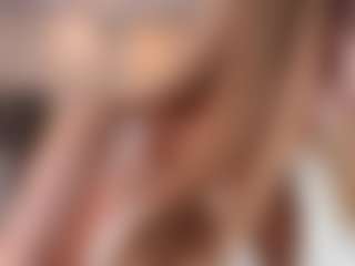 Live cam show with MardellElgart - Deepthroat on CamClone