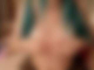 Live cam show with MysticRavyn - Skinny on liverealitysex.com