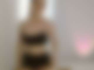 Live cam show with NATALLYxo - Petite on SmokeAndPoke
