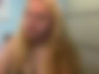 Live cam show with TandraMeggitt - Blondie on Uber Horny