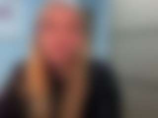 Live cam show with TandraMeggitt - New Tattoos on hrnylive.com
