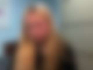 Live cam show with TandraMeggitt - New Toys on Mixed Magazine Live