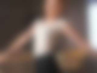 HueHeneisen's Live Sex Cam Show