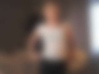 HueHeneisen's Live Sex Cam Show