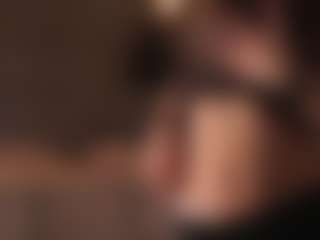Live cam show with HueHeneisen - Skinny on Camsoda
