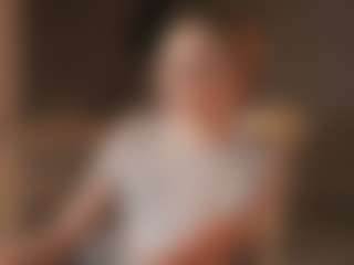 Live cam show with HueHeneisen - New Blowjob on SinfulBabes