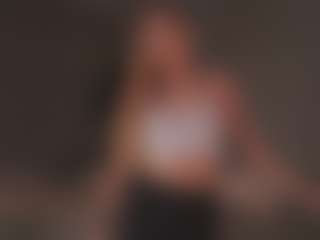 Live cam show with HueHeneisen - Blonde Hair Teen (18+) on luckytryst.com