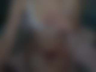 Live cam show with Megh - Petite Toys on CamSextacy