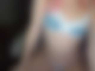 Live cam show with Megh - Sexwebcam Blonde Hair on Gym Cam Girls