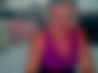 Live cam show with Alix - Cougar on sexylive.show