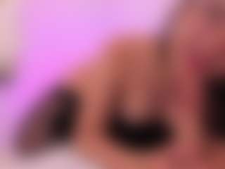 Live cam show with Kami Kaze - New Petite on TottyGirls