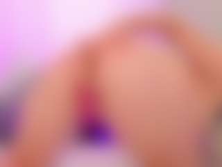 Live cam show with Kami Kaze - Brown Eyes Brown Hair on Camsoda