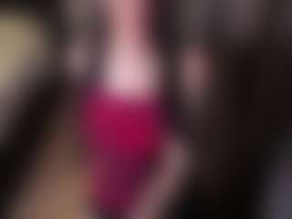 Live cam show with karinisse - Skinny on PervPlay.com