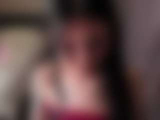 Live cam show with karinisse - Fingering on madthumbs