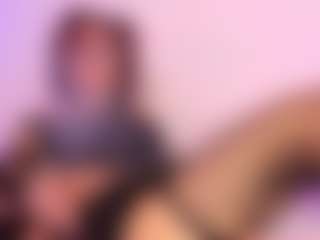 Mavis18's Live Sex Cam Show