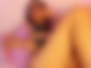 Mavis18's Live Sex Cam Show