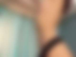 Live cam show with smart-eliz - Brown Eyes Brown Hair on Camsoda