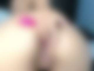 EmyLux's Live Sex Cam Show