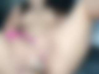 EmyLux's Live Sex Cam Show