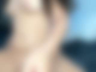 EmyLux's Live Sex Cam Show