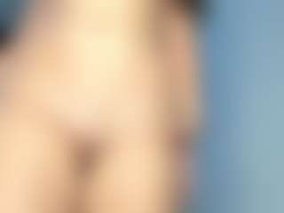 EmyLux's Live Sex Cam Show